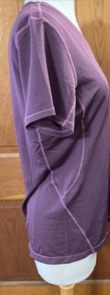Masters Tech Active Women’s T-Shirt Sz M New Grape Golf V Neck Short Sleeve Top - Picture 3 of 9